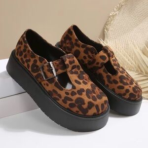 Leopard Print Platform Mary Jane Shoes size 6 - Brown